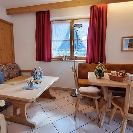 Julia -702- Lägenhet Mittenwald